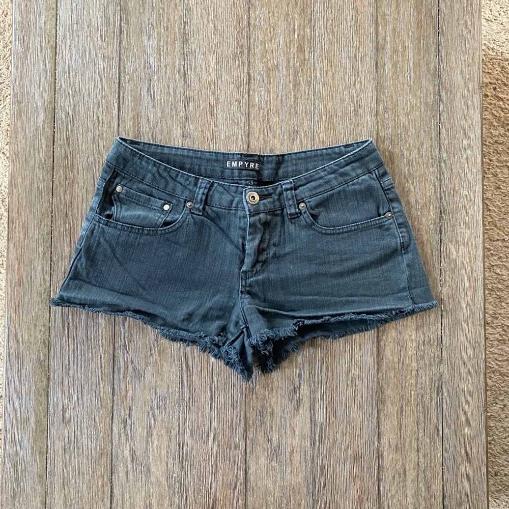 Empyre Shorts - Picture 2 of 7